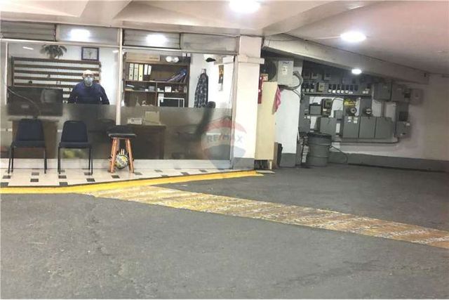 Arriendo estacionamiento huérfanos con miraflores