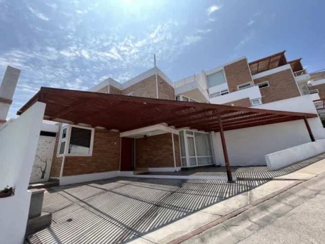 SE ARRIENDA CASA EN CONDOMINIO SECTOR LLACOLEN