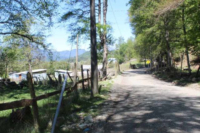 LINDO TERRENO CON ORILLA RIO EN PUCON