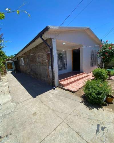 CASA CON 6D, 3B, 3E, Y ADICIONAL UN DEPTO