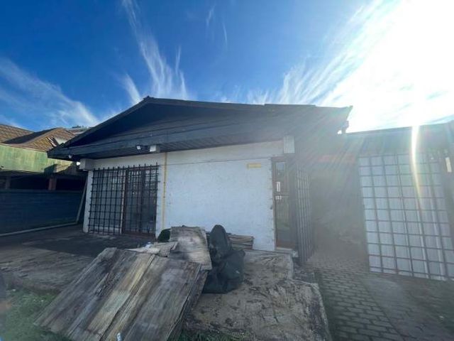 ARRIENDA CASA COMERCIAL CON INMEJORABLE UBICACIÓN