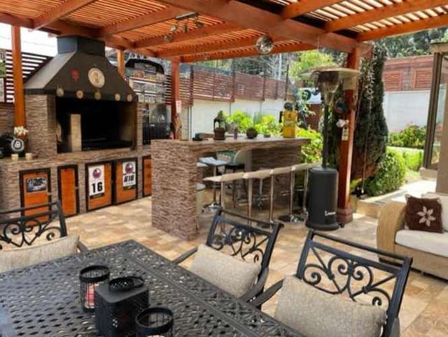 VENTA CASA EN CONDOMINIO 4HAB 5BA LA REINA