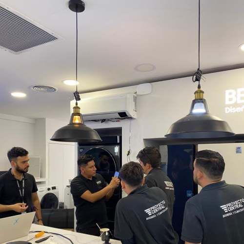 Diseñadora grafico (asistente comercial)