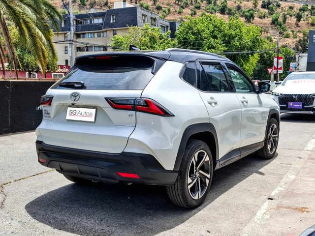 TOYOTA YARIS CROSS 2025