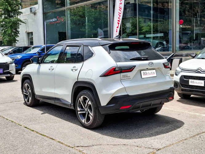 TOYOTA YARIS CROSS 2025