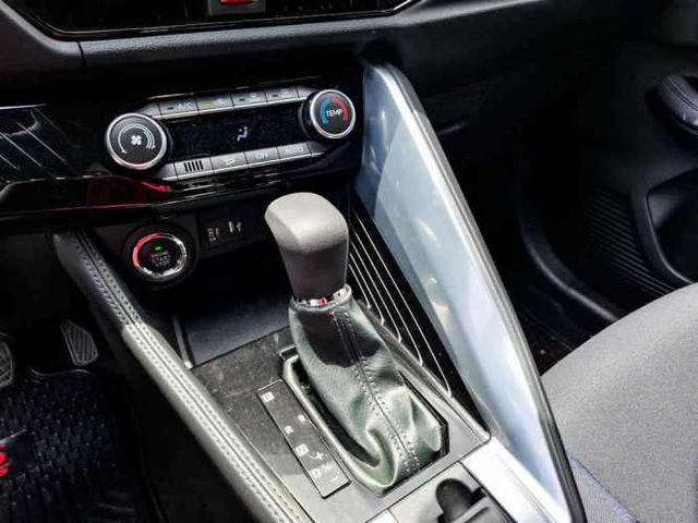 TOYOTA YARIS CROSS 2025