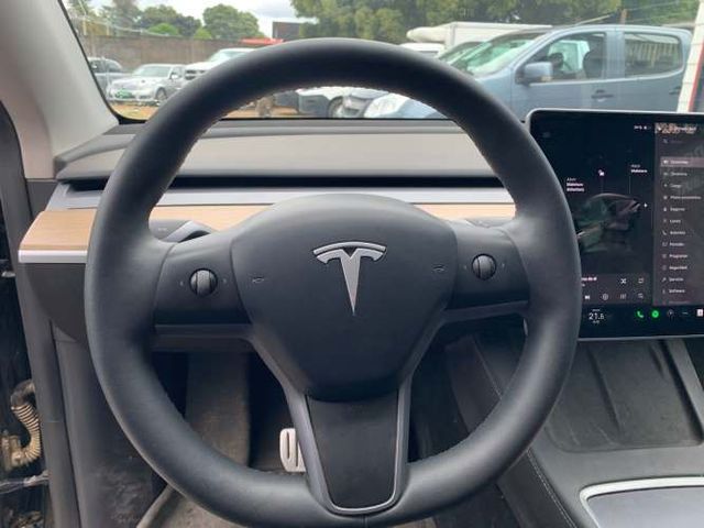 TESLA MODEL Y PERFORMANCE 2024