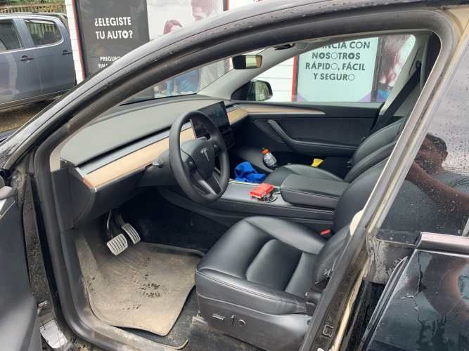 TESLA MODEL Y PERFORMANCE 2024