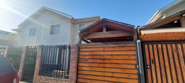 Amplia Casa con Jardín Privado (133317)