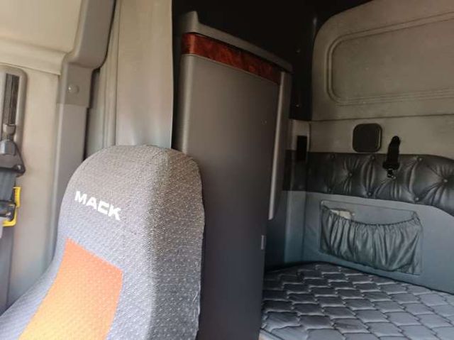 MACK PINNACLE HIGH RISE