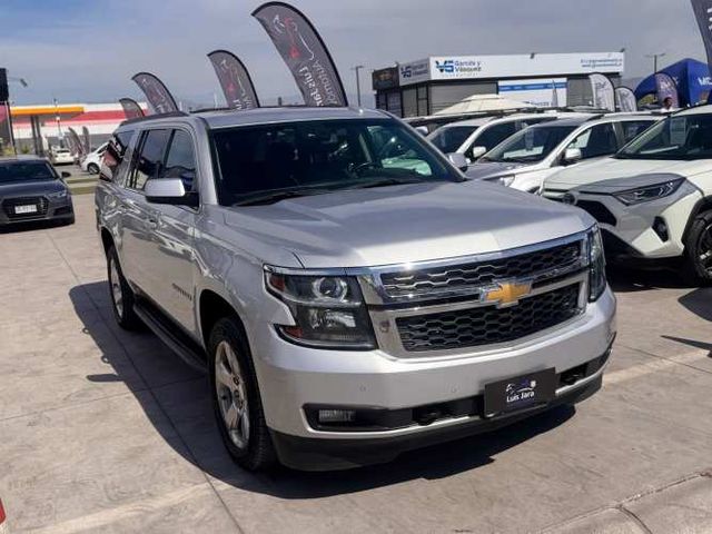 CHEVROLET SUBURBAN LT