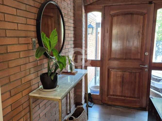 Casa Remodelada Sector Manquehue Oriente