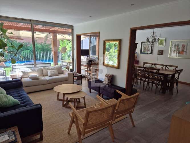 Casa Remodelada Sector Manquehue Oriente