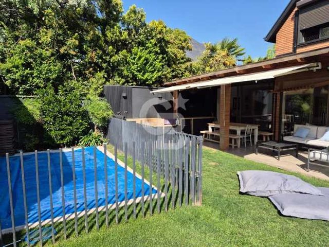 Casa Remodelada Sector Manquehue Oriente