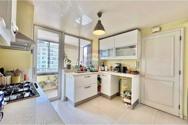 Amplio dpto 3d y 3b. barrio familiar.