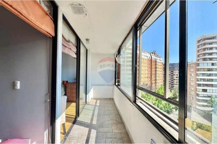 Amplio dpto 3d y 3b. barrio familiar.