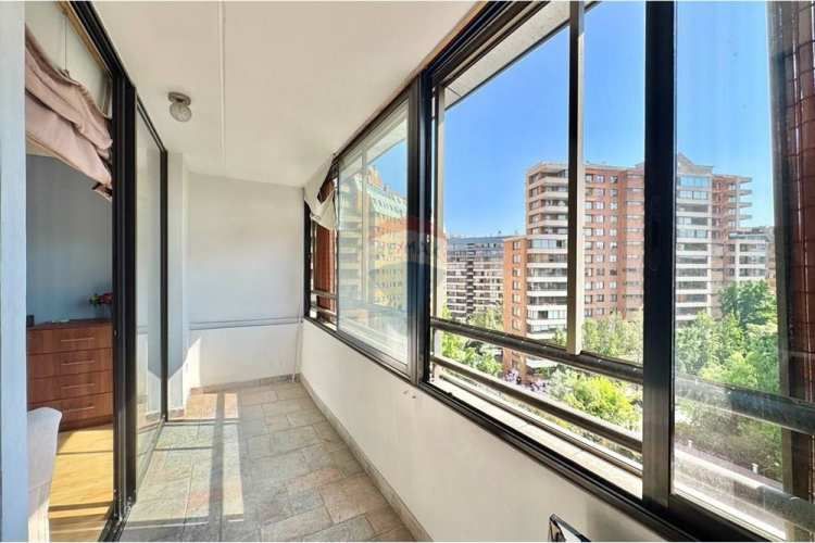 Amplio dpto 3d y 3b. barrio familiar.