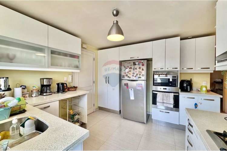 Amplio dpto 3d y 3b. barrio familiar.