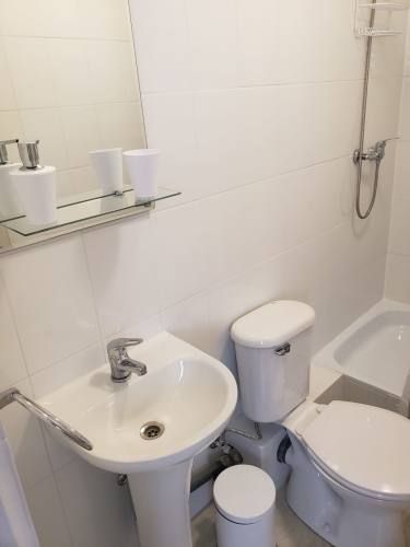 HABITACIÓN AMOBLADA SECTOR SUR