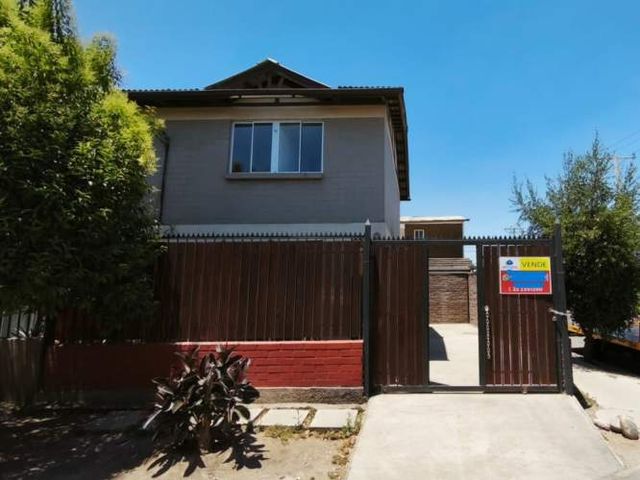 CASA  ESQUINA REMODELADA (3D–1B) – PSJE. EL LITIO, QUILICURA