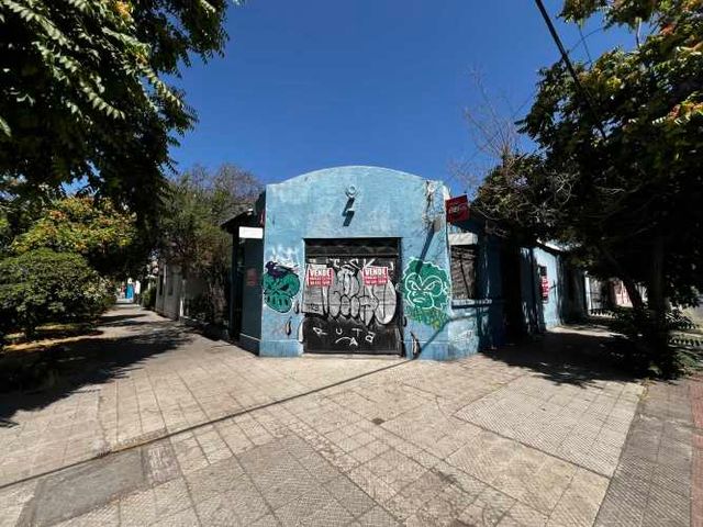 Casa Esquina 4 Dorms + Local Comercial en Santiago Centro