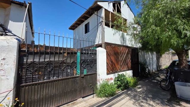 VENTA CASA EN LA CISTERNA