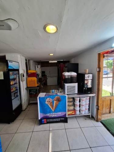 Se vende casa con patio y con local comercial en sector San Carlos Puente Alto