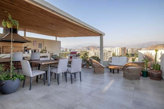 Duplex con Vista Despejada Av. Las Condes (133363)