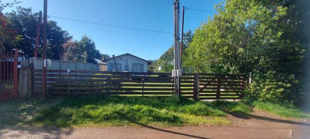 Casa en Curiñanco, con agua y luz, a 1 km de la Playa: excelente conexión por carretera nueva T-340.
