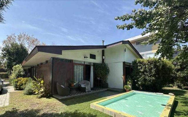 Amplia Casa con Excelente Conectividad (133131)