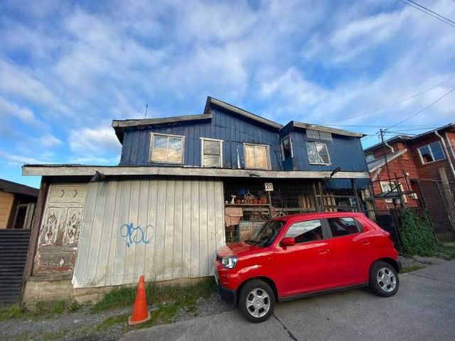 Terreno con 2 casas en venta — Puerto Varas (133384)