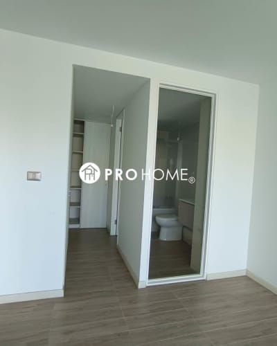 Activo Inmobiliario: Depto 1D con Restaurante y Piscina en Piso 28