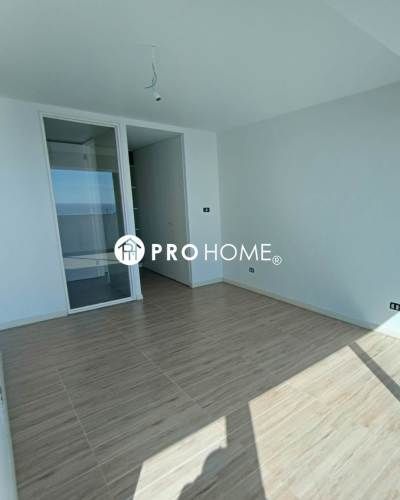 Activo Inmobiliario: Depto 1D con Restaurante y Piscina en Piso 28