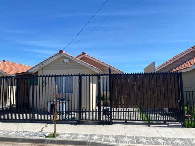 Casa en arriendo 3D/2B c/ estacionamiento en Hospital Regional de Rancagua