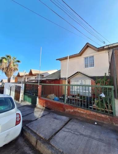 Se Vende Casa de 4 dormitorios en Villa Quebrada Blanca