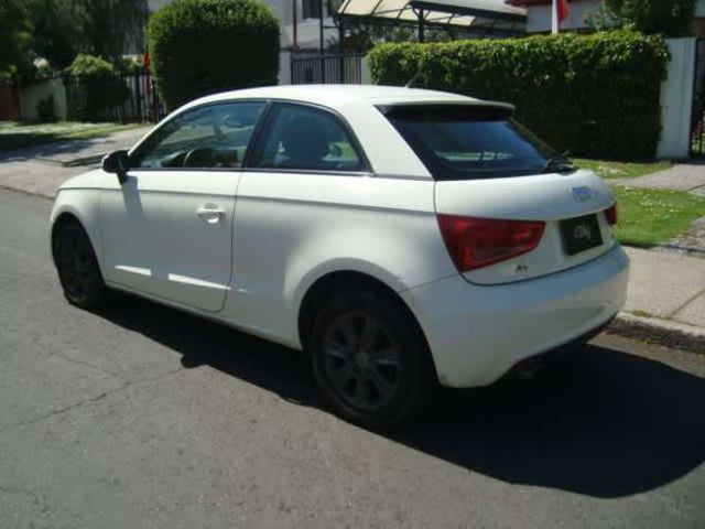 AUDI A1 AÑO 2012 FULL EQUIPO