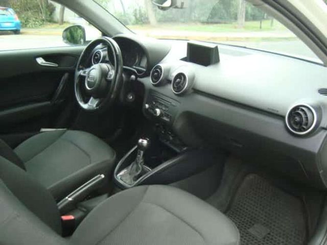 AUDI A1 AÑO 2012 FULL EQUIPO