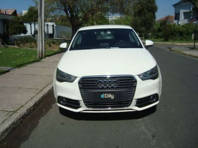 AUDI A1 AÑO 2012 FULL EQUIPO