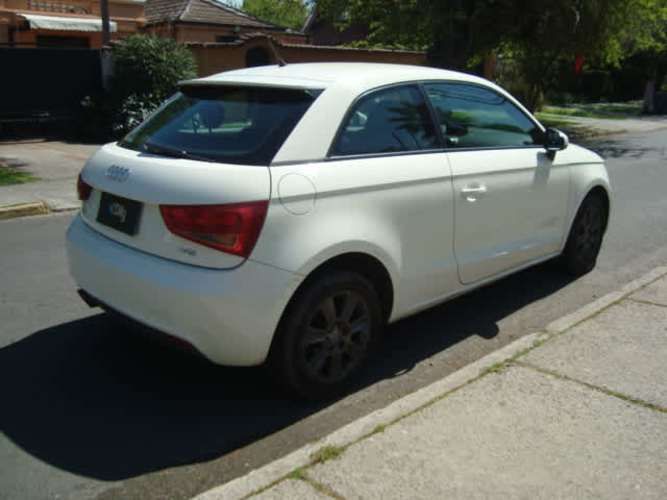 AUDI A1 AÑO 2012 FULL EQUIPO