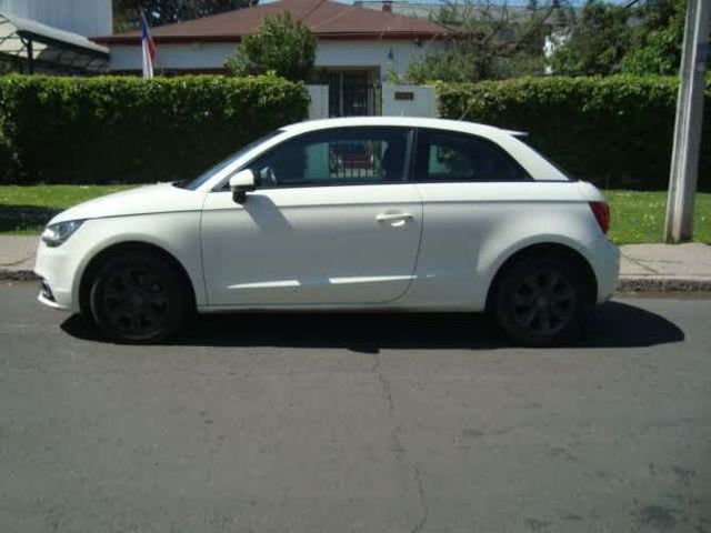 AUDI A1 AÑO 2012 FULL EQUIPO