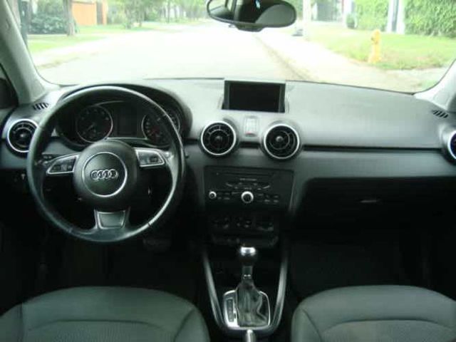 AUDI A1 AÑO 2012 FULL EQUIPO