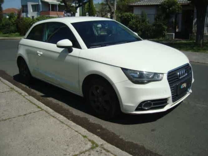 AUDI A1 AÑO 2012 FULL EQUIPO