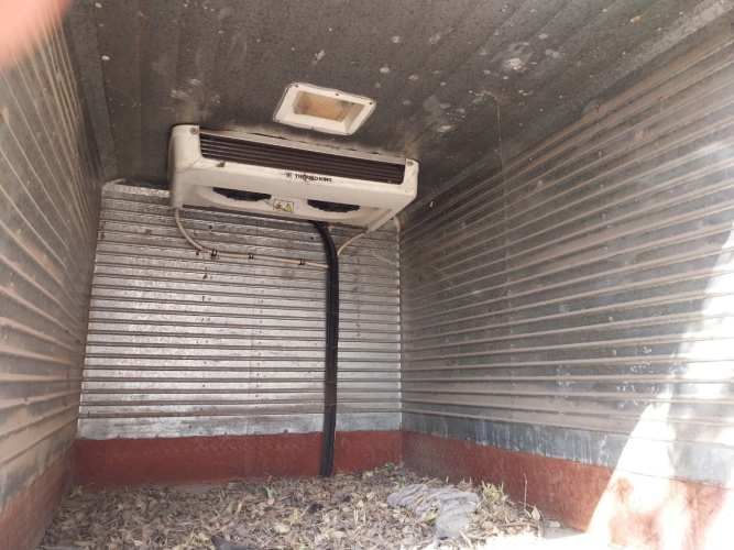 CARROCERÍA CON EQUIPO DE FRIO THERMO KING C-300