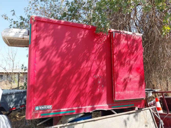 CARROCERÍA CON EQUIPO DE FRIO THERMO KING C-300