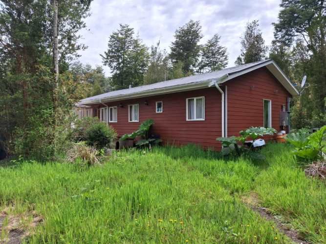 Se vende parcela con casa en  Ensenada km 42,4