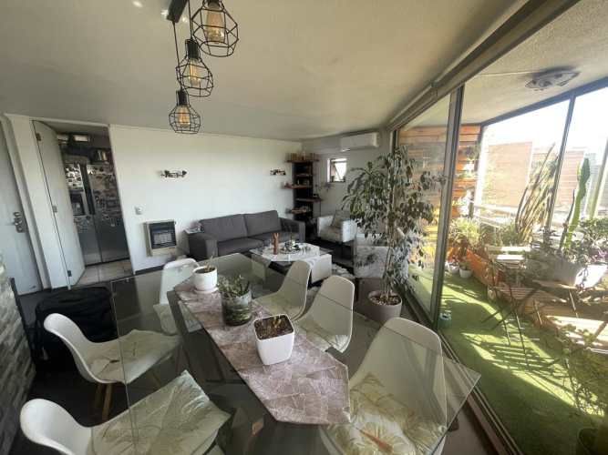 Vista Despejada Nor Oriente/Dos Estacionamientos