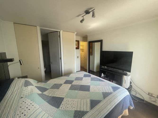 Vista Despejada Nor Oriente/Dos Estacionamientos