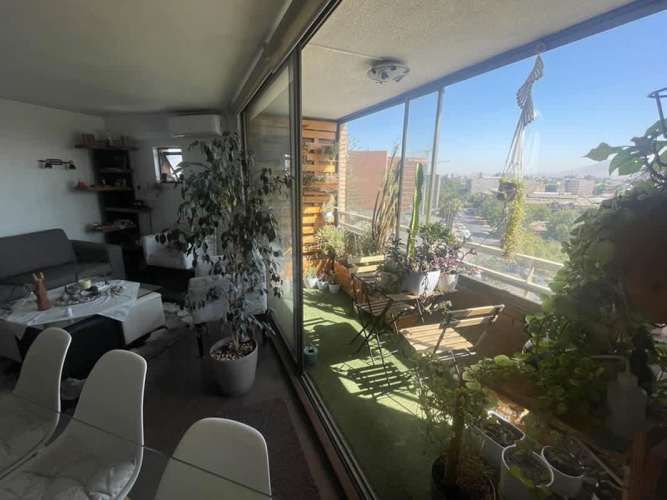 Vista Despejada Nor Oriente/Dos Estacionamientos