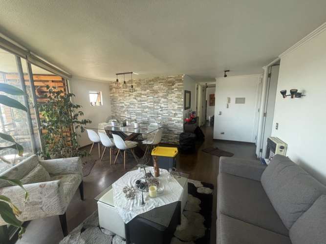 Vista Despejada Nor Oriente/Dos Estacionamientos