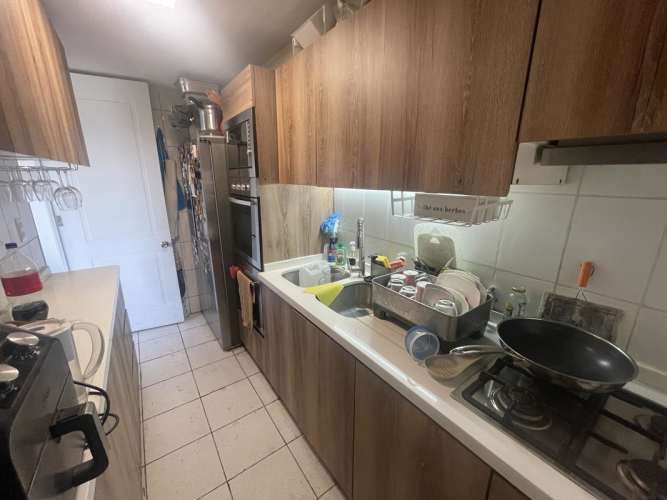 Vista Despejada Nor Oriente/Dos Estacionamientos